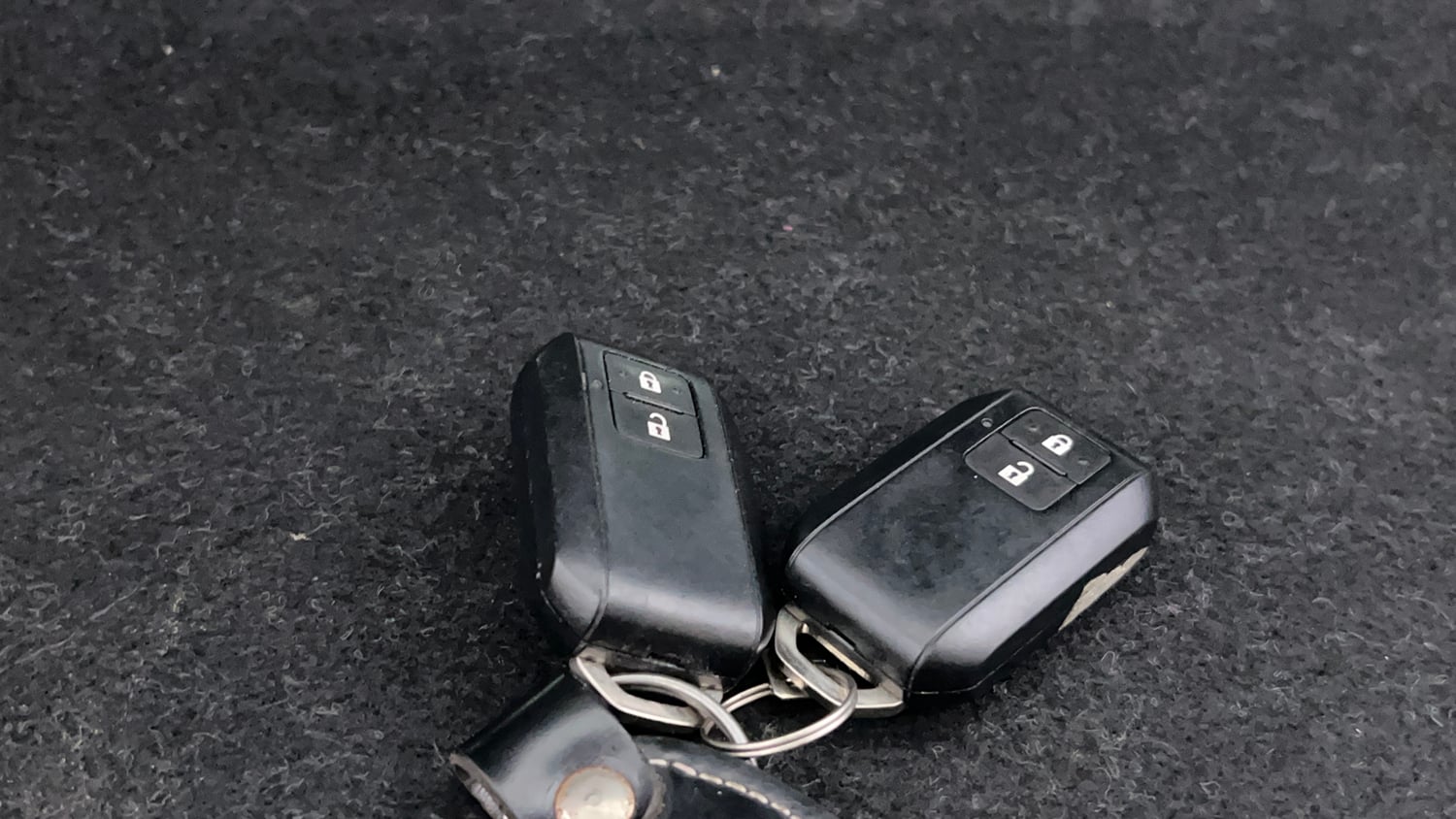 Used 2025 Toyota Glanza V AMT Petrol Automatic extra CAR KEY VIEW