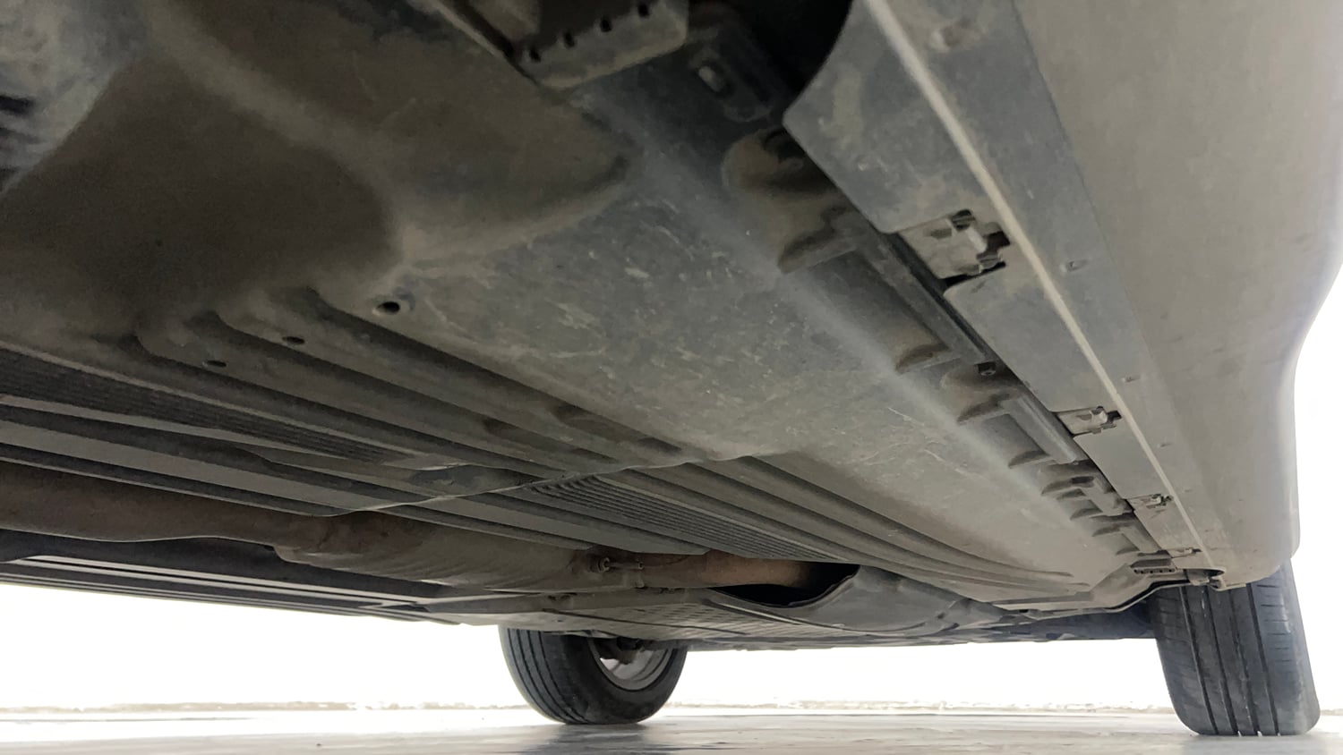 Used 2024 Mercedes-Benz GLC 220d 4MATIC Diesel Automatic extra REAR RIGHT UNDERBODY VIEW