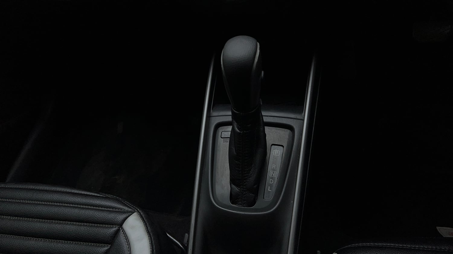 Used 2020 Maruti Suzuki Baleno Alpha Automatic Petrol Automatic interior GEAR  KNOB VIEW