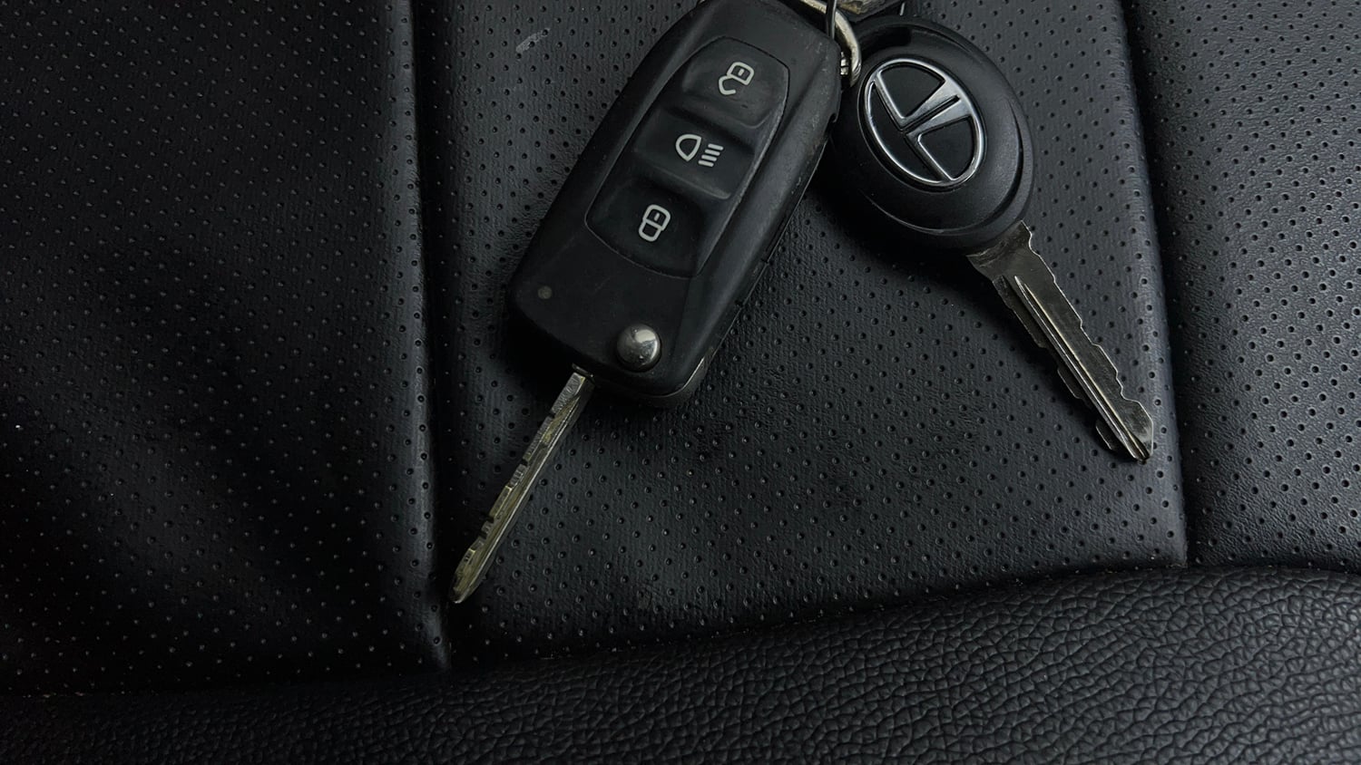 Used 2018 Tata Tiago Revotron XTA Petrol Automatic extra CAR KEY VIEW