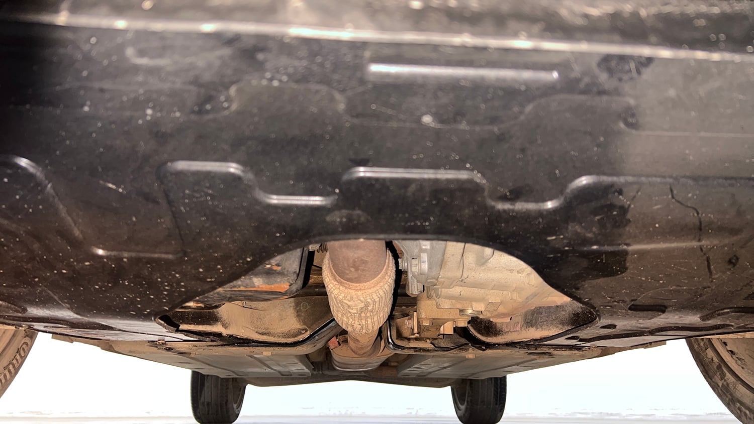 Used 2022 MG Motors Astor Savvy 1.3 Turbo AT S Red Petrol Automatic extra FRONT LEFT UNDERBODY VIEW