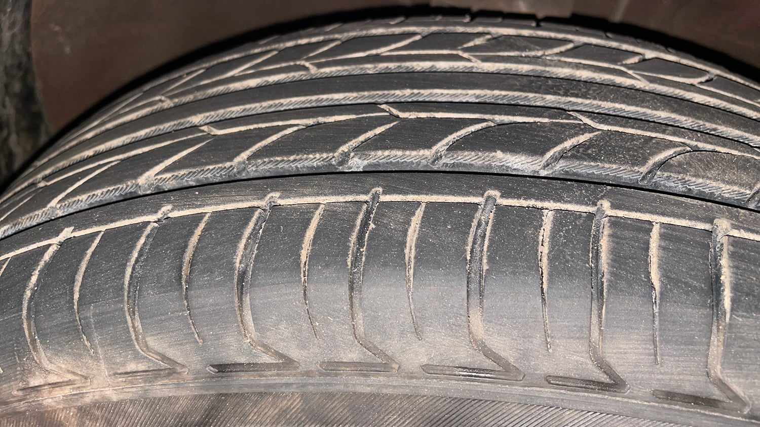 Used 2017 Hyundai Creta E Plus 1.6 Petrol Petrol Manual tyres RIGHT FRONT TYRE TREAD VIEW