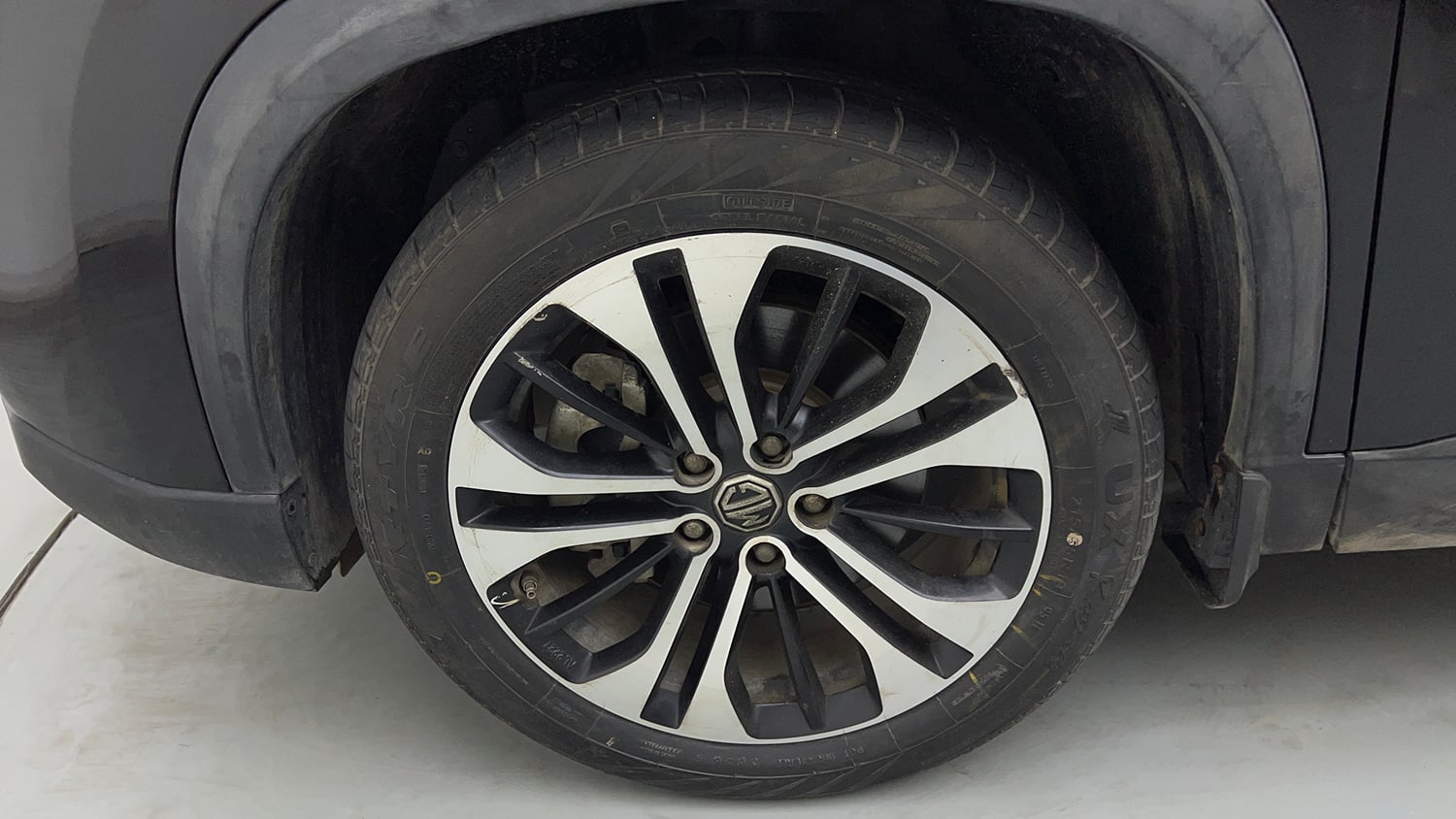 Used 2022 MG Motors Hector Sharp 2.0 Diesel Turbo MT Diesel Manual tyres LEFT FRONT TYRE RIM VIEW