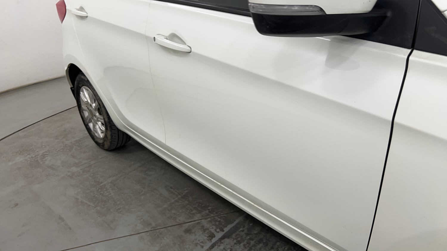 Used 2018 Tata Tiago Revotron XZ Petrol Manual dents MINOR SCRATCH