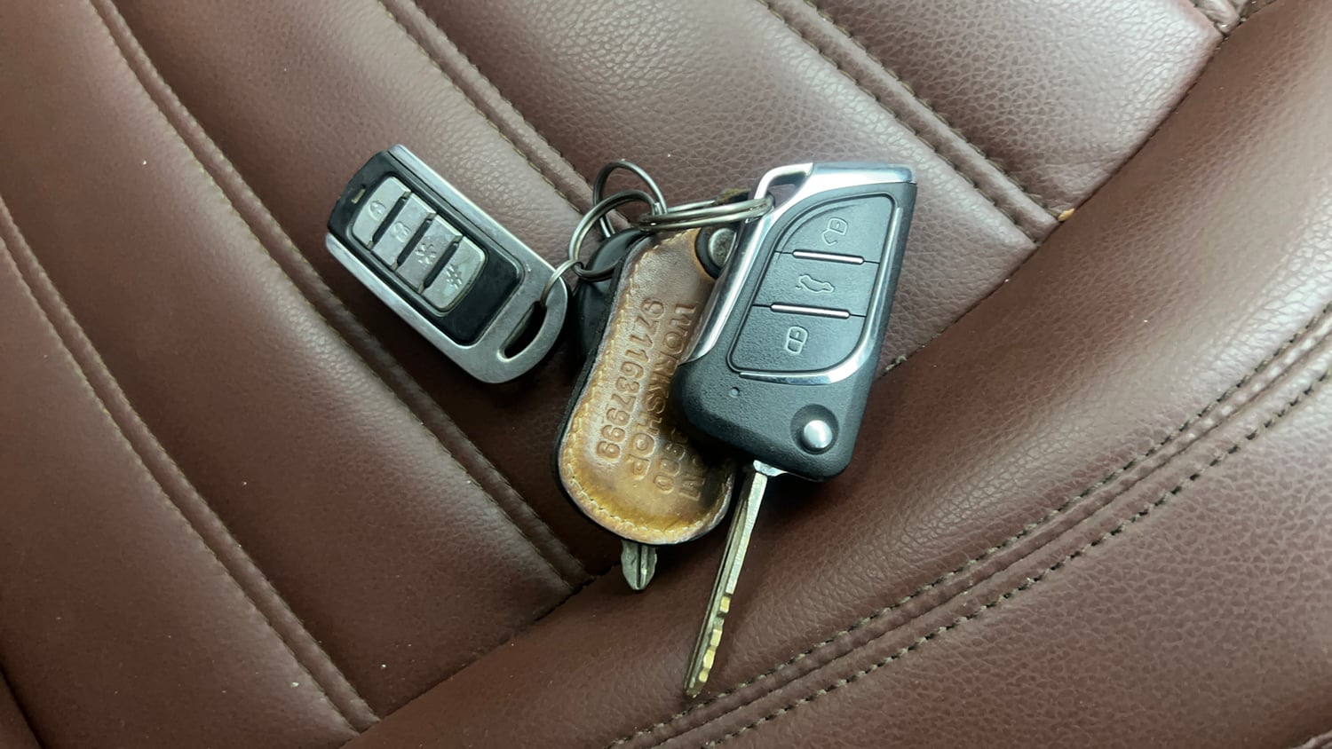 Used 2018 Hyundai Xcent E+ CNG (Outside Fitted) Cng Manual extra CAR KEY VIEW