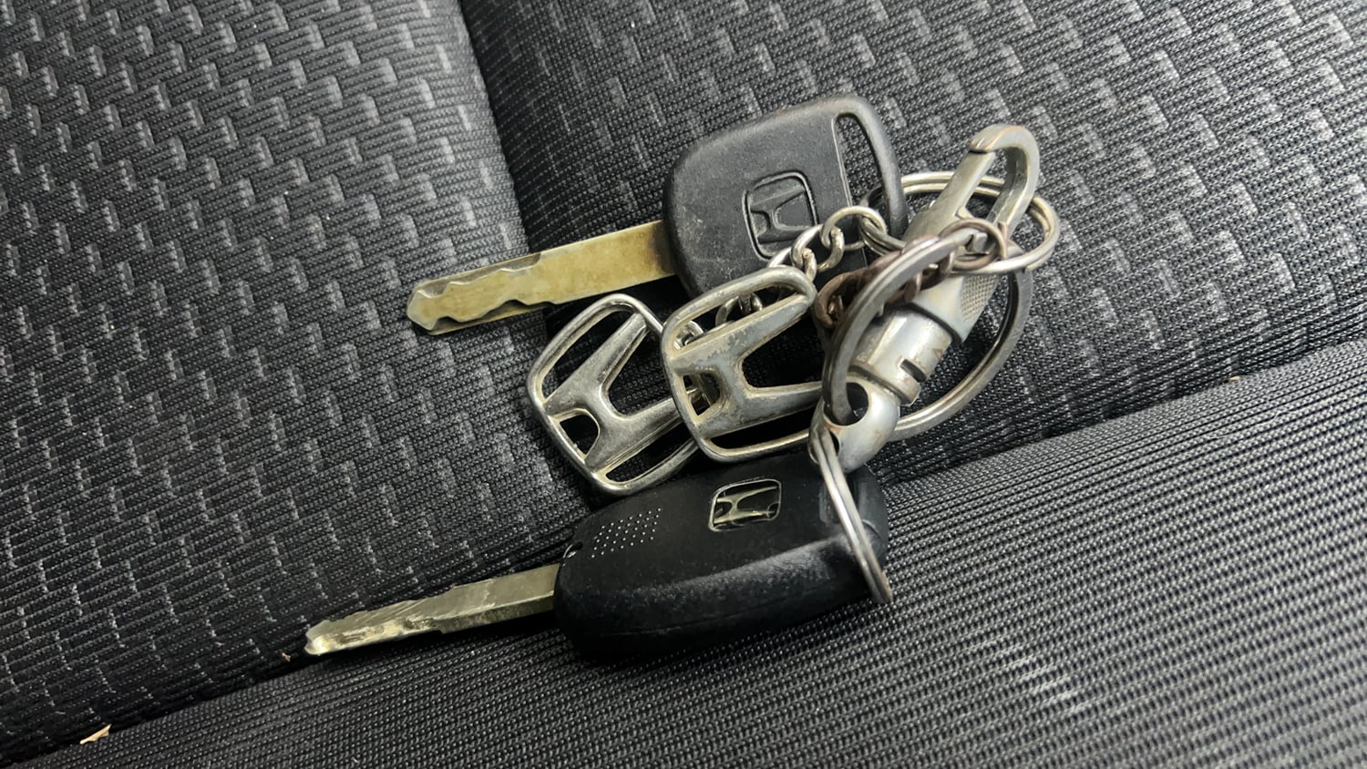 Used 2016 Honda BR-V S Petrol Petrol Manual extra CAR KEY VIEW
