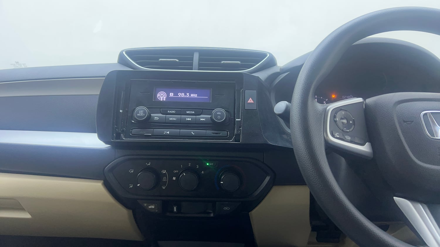 Used 2024 Honda Amaze S 1.2 Petrol CVT Petrol Automatic interior MUSIC SYSTEM & AC CONTROL VIEW