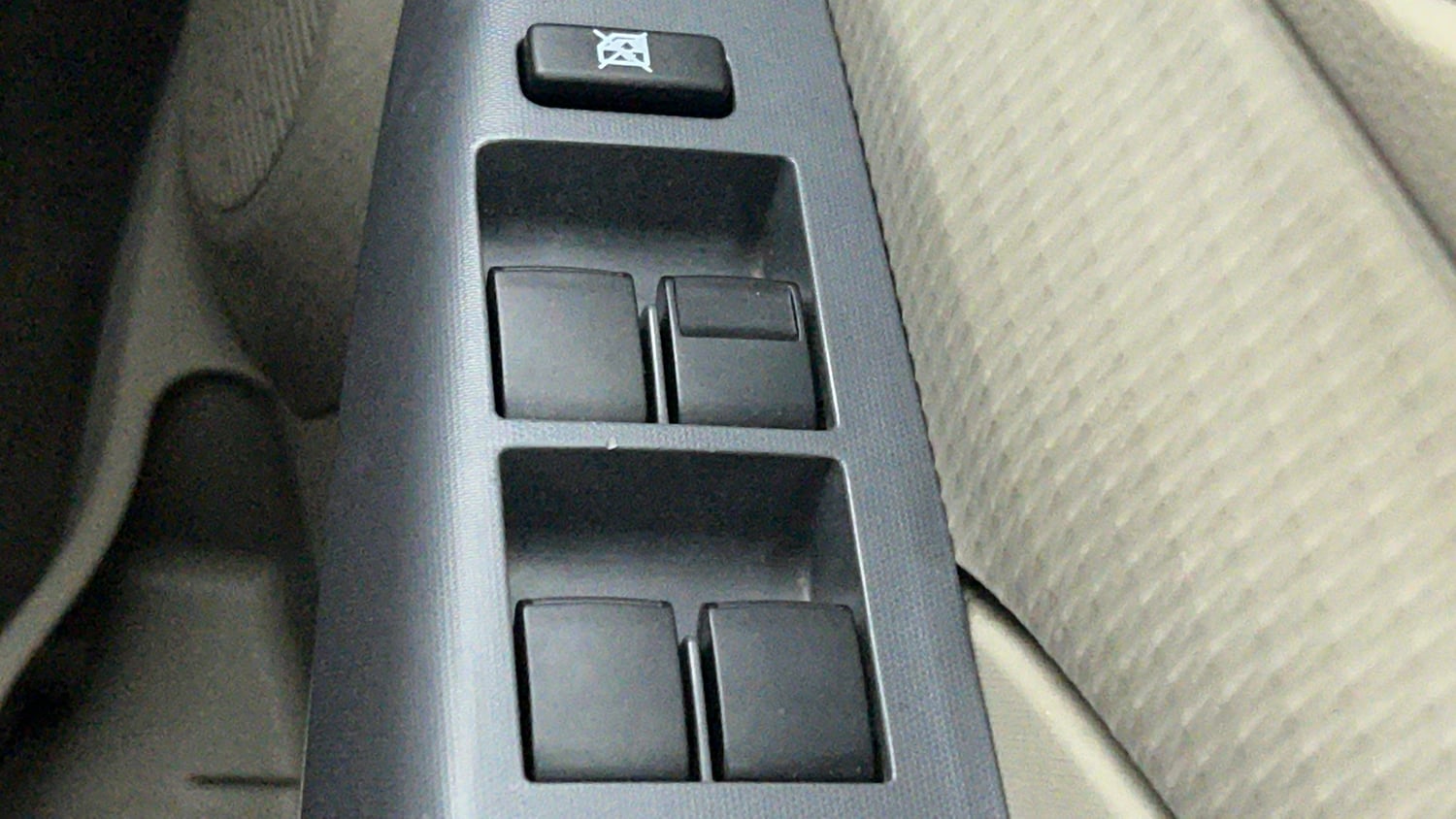 Used 2015 Toyota Etios Liva G Petrol Manual top_features Power windows