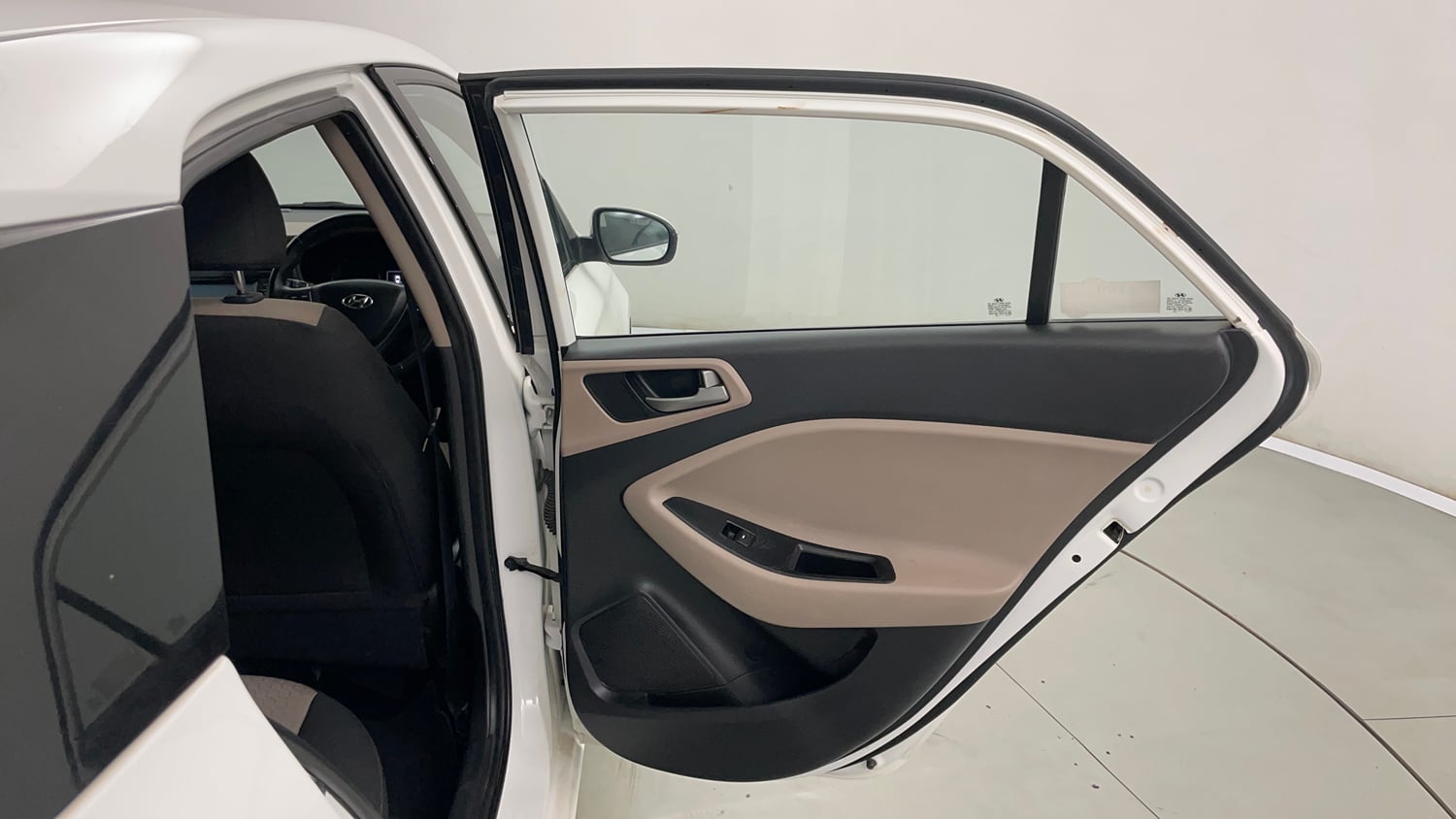 Used 2017 Hyundai Elite i20 Asta 1.2 (O) Petrol Manual interior RIGHT REAR DOOR OPEN VIEW