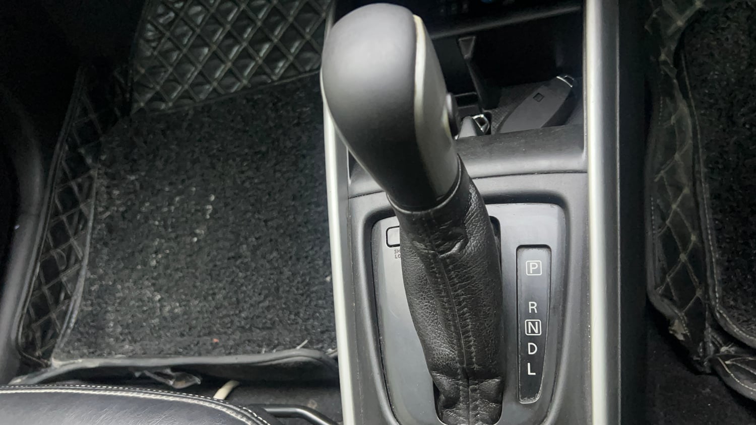 Used 2016 Maruti Suzuki Baleno Zeta 1.2 AT Petrol Automatic interior GEAR  KNOB VIEW