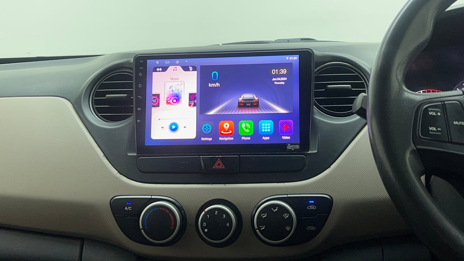 Used 2018 Hyundai Xcent E+ CNG (Outside Fitted) Cng Manual top_features Integrated (in-dash) music system