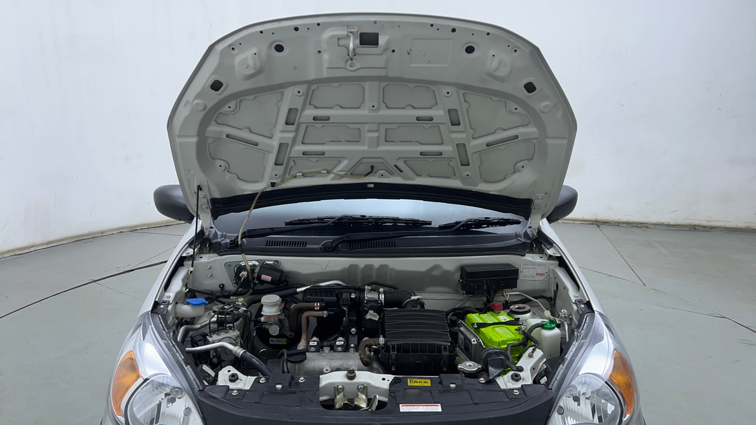 Used 2022 Maruti Suzuki Alto 800 VXi Petrol Manual engine ENGINE & BONNET OPEN FRONT VIEW