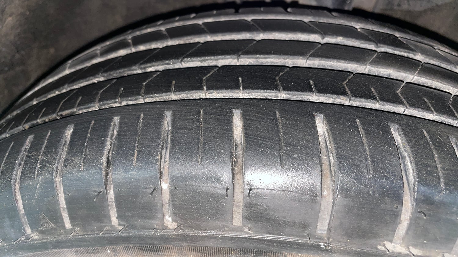 Used 2014 Hyundai Elite i20 Asta 1.2 Petrol Manual tyres RIGHT FRONT TYRE TREAD VIEW
