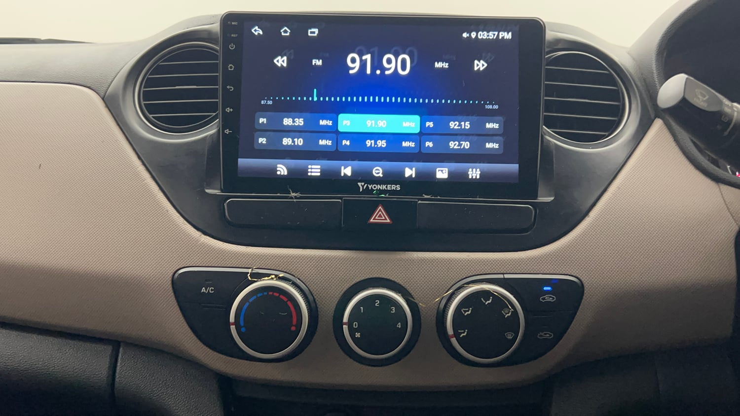 Used 2014 Hyundai Grand i10 Sportz 1.2 Kappa VTVT Petrol Manual top_features Integrated (in-dash) music system