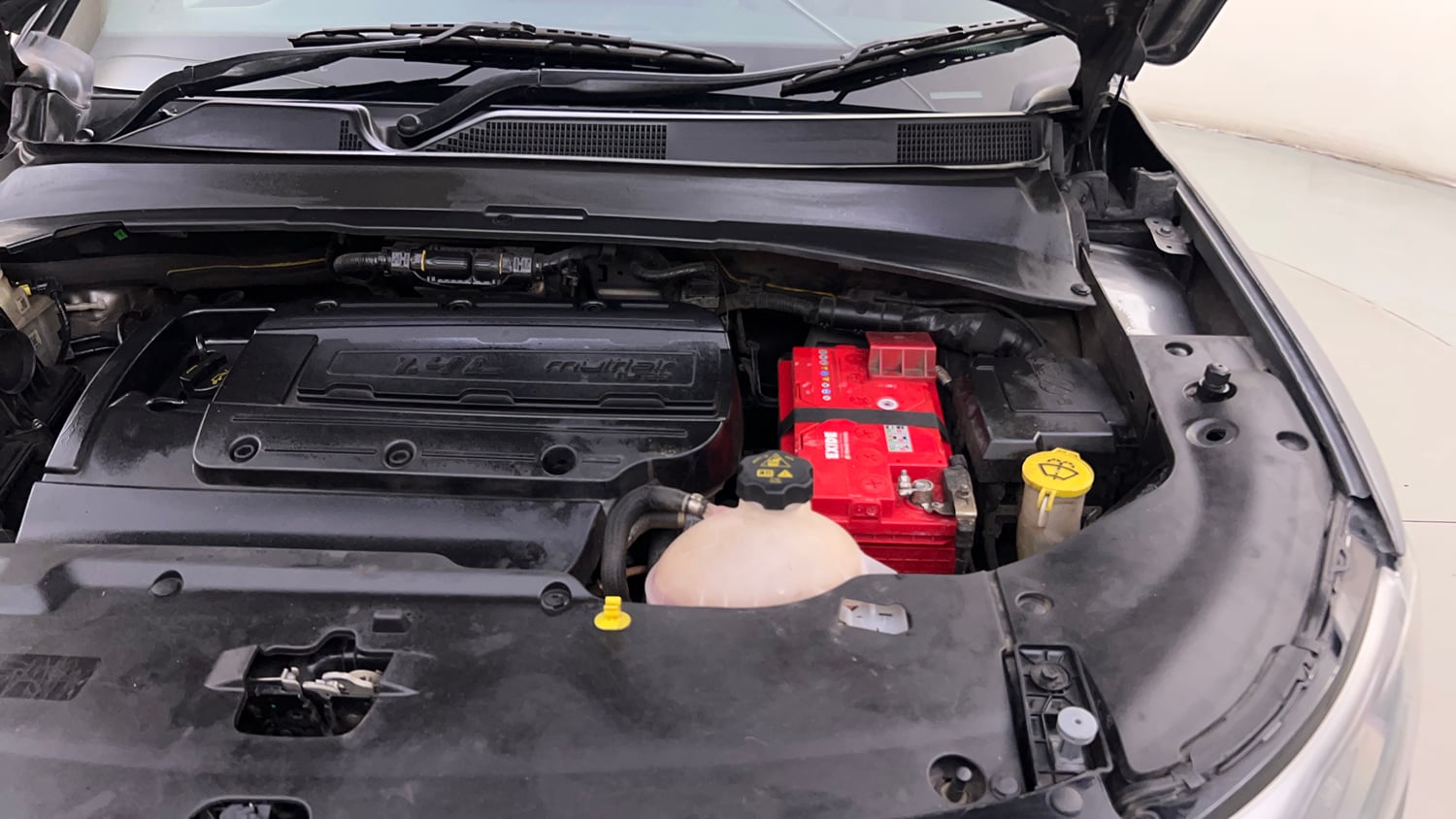 Used 2021 Jeep Compass Model S (O) 1.4 Petrol DCT Petrol Automatic engine ENGINE LEFT SIDE HINGE & APRON VIEW