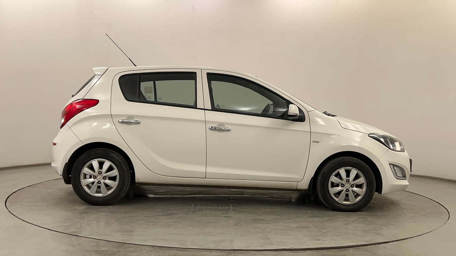 Used 2013 Hyundai i20 Asta 1.2 Petrol Manual exterior RIGHT SIDE VIEW