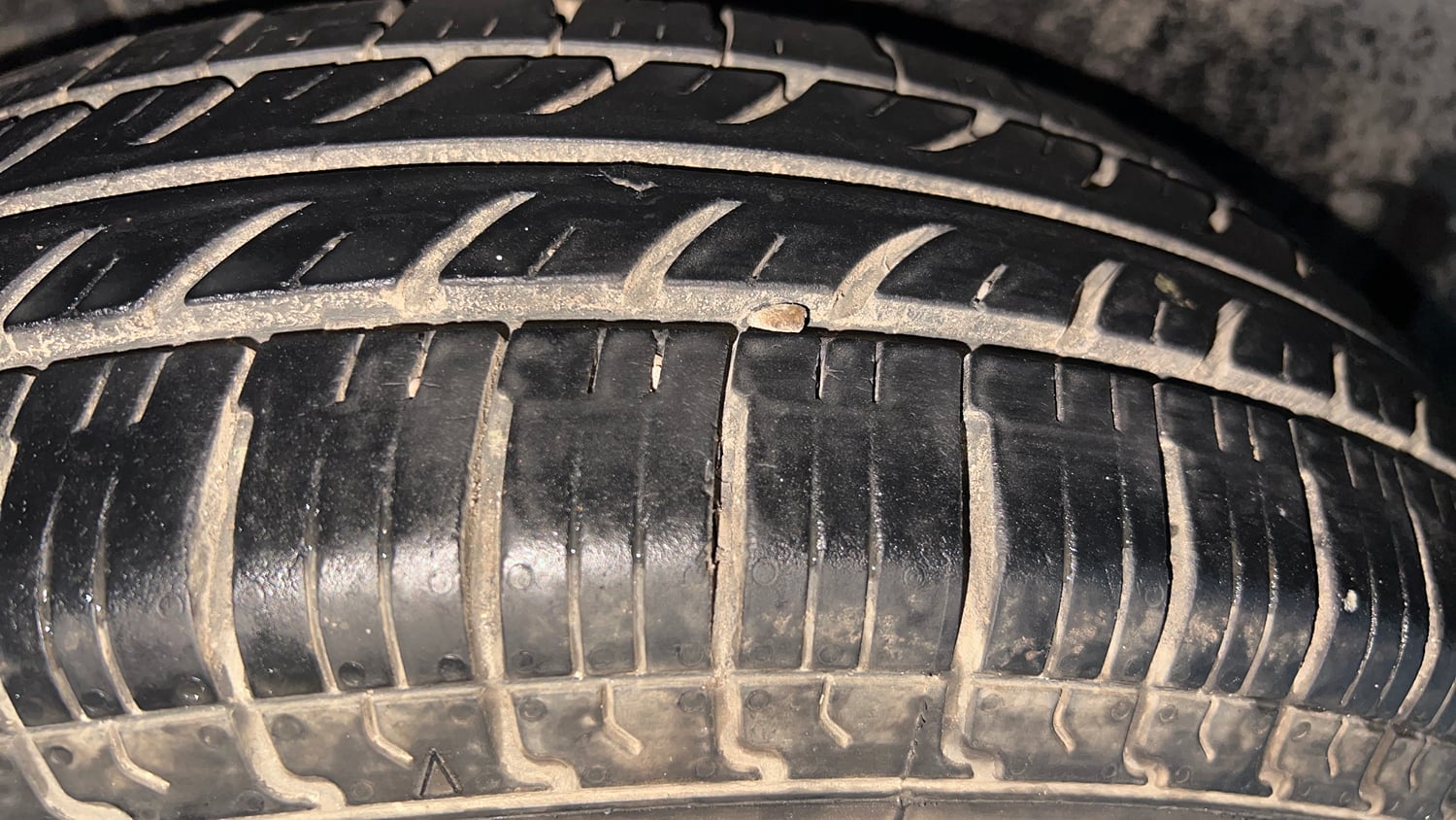 Used 2015 Maruti Suzuki Swift VXi Petrol Manual tyres RIGHT REAR TYRE TREAD VIEW