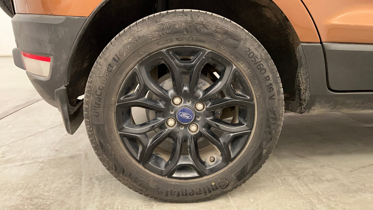 Used 2019 Ford EcoSport Titanium 1.5L TDCi Diesel Manual tyres RIGHT REAR TYRE RIM VIEW