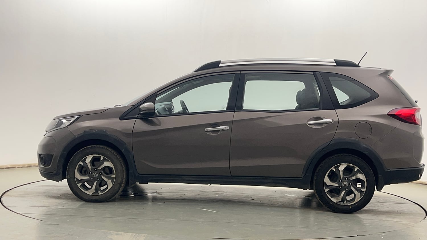 Used 2017 Honda BR-V V CVT Petrol Petrol Automatic exterior LEFT SIDE VIEW