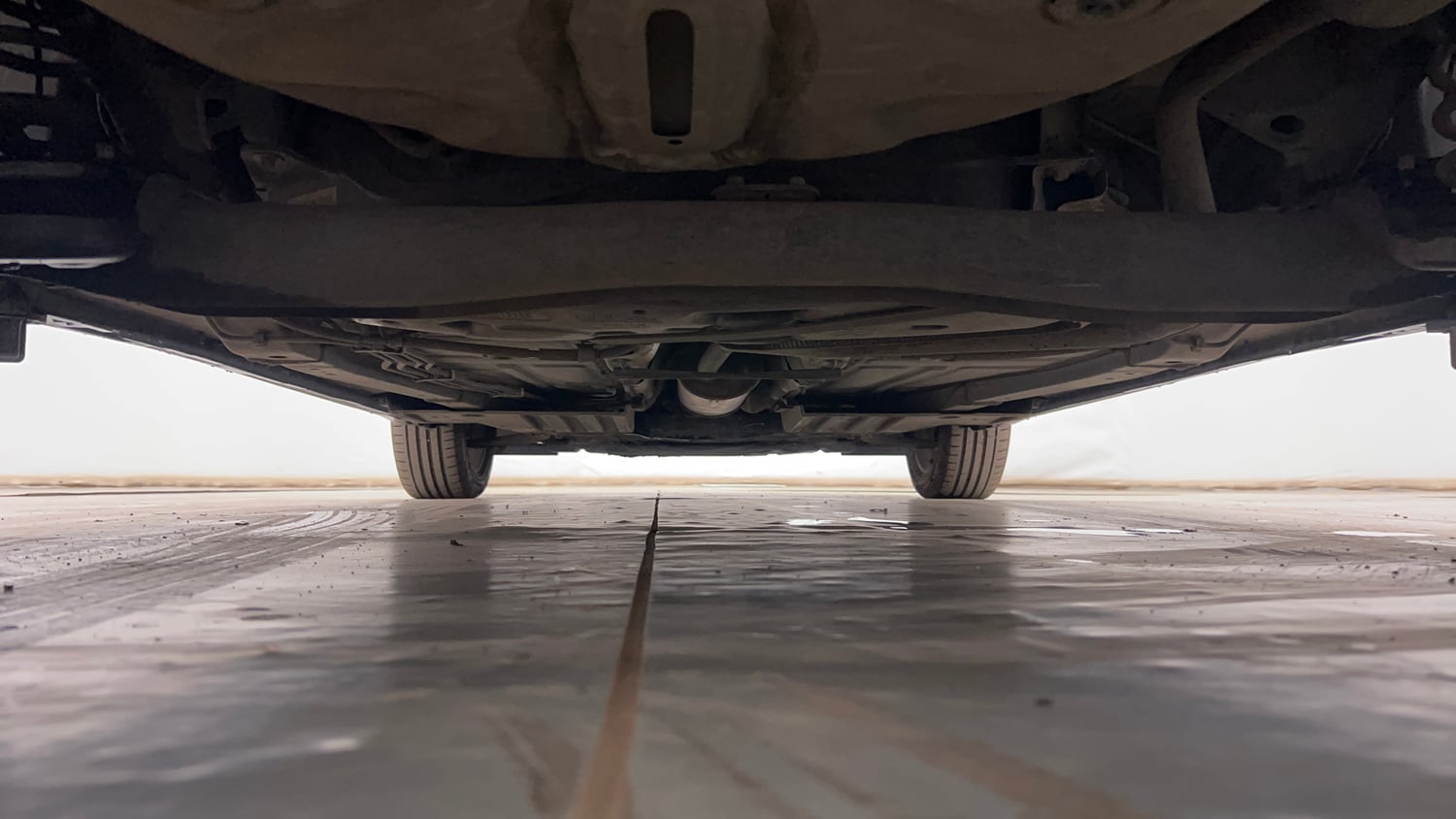 Used 2025 Toyota Glanza V AMT Petrol Automatic extra REAR UNDERBODY VIEW (TAKEN FROM REAR)