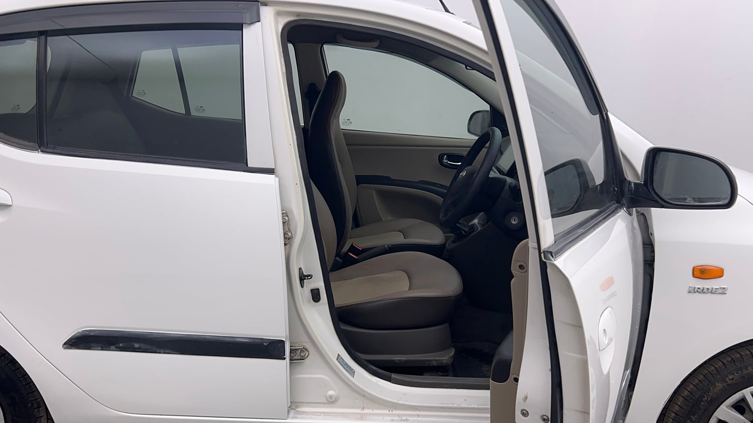 Used 2014 Hyundai i10 Sportz 1.1 iRDE2 Petrol Manual interior RIGHT SIDE FRONT DOOR CABIN VIEW