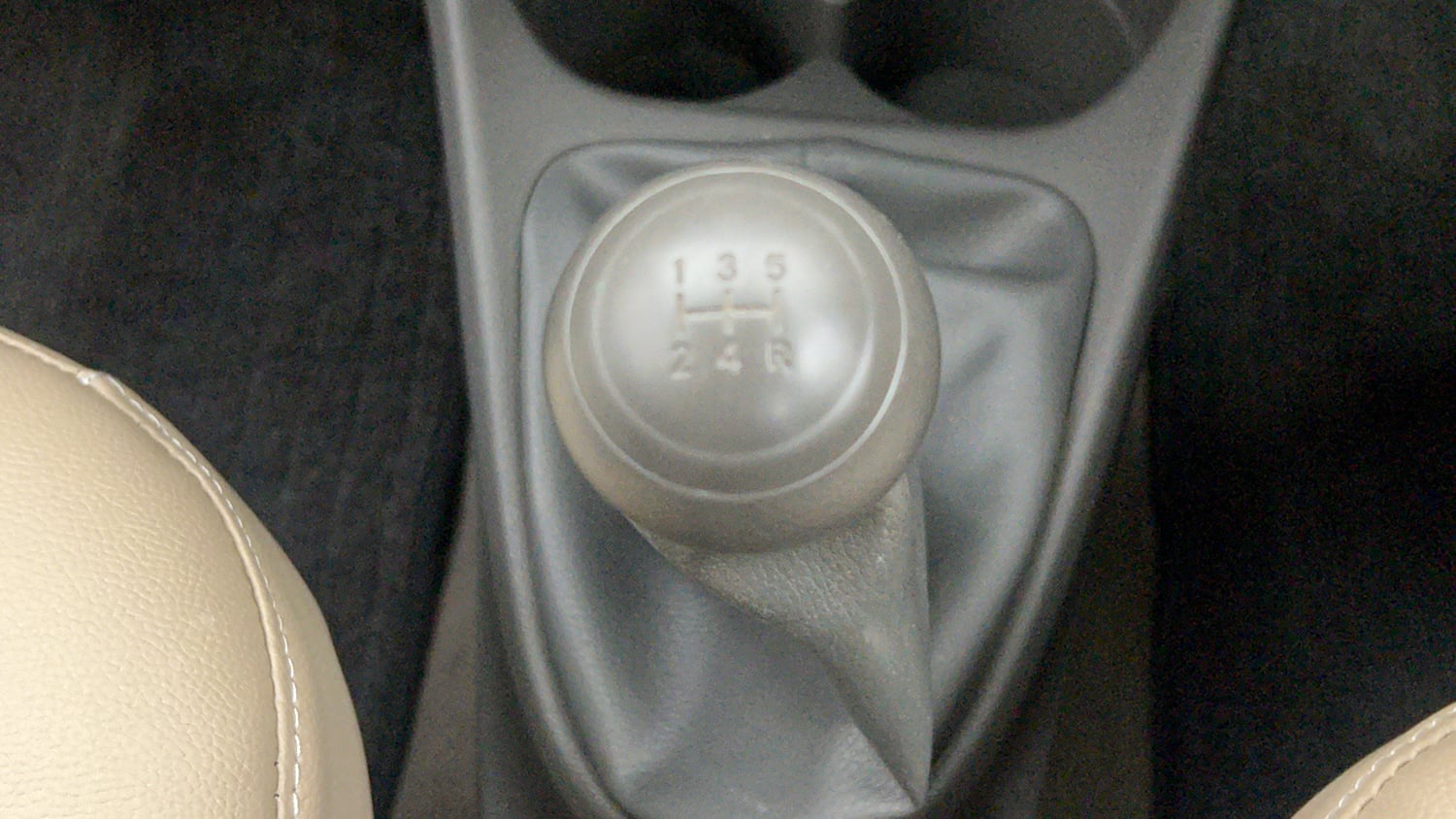 Used 2015 Toyota Etios Liva G Petrol Manual interior GEAR  KNOB VIEW