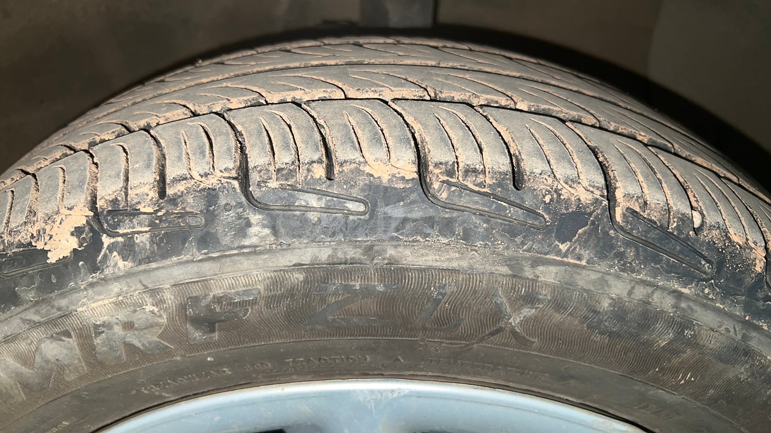Used 2017 Hyundai Grand i10 Sportz 1.2 Kappa VTVT Petrol Manual tyres RIGHT FRONT TYRE TREAD VIEW