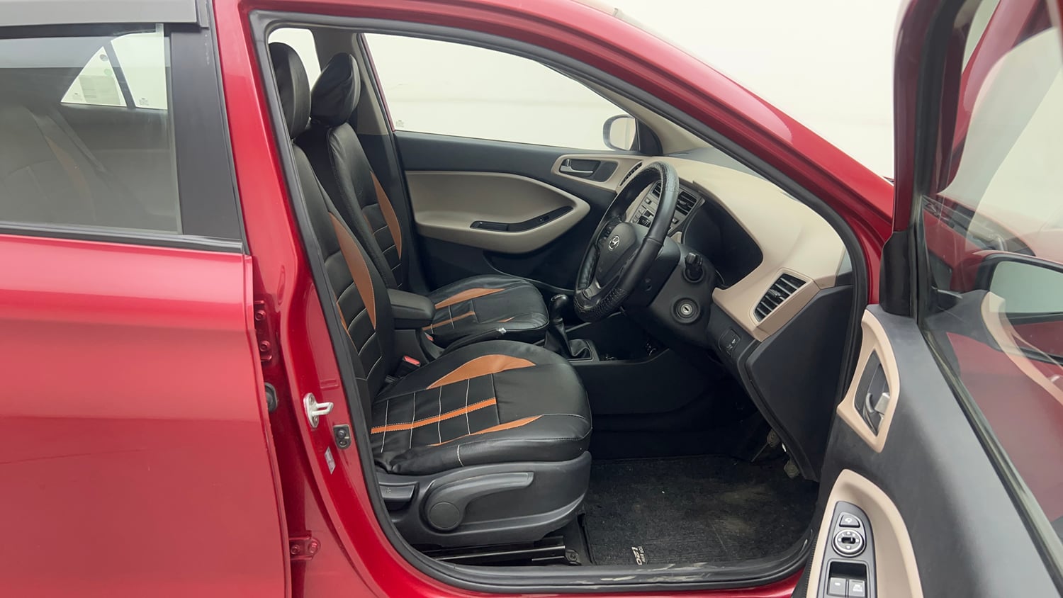 Used 2016 Hyundai Elite i20 Sportz 1.2 Petrol Manual interior RIGHT SIDE FRONT DOOR CABIN VIEW