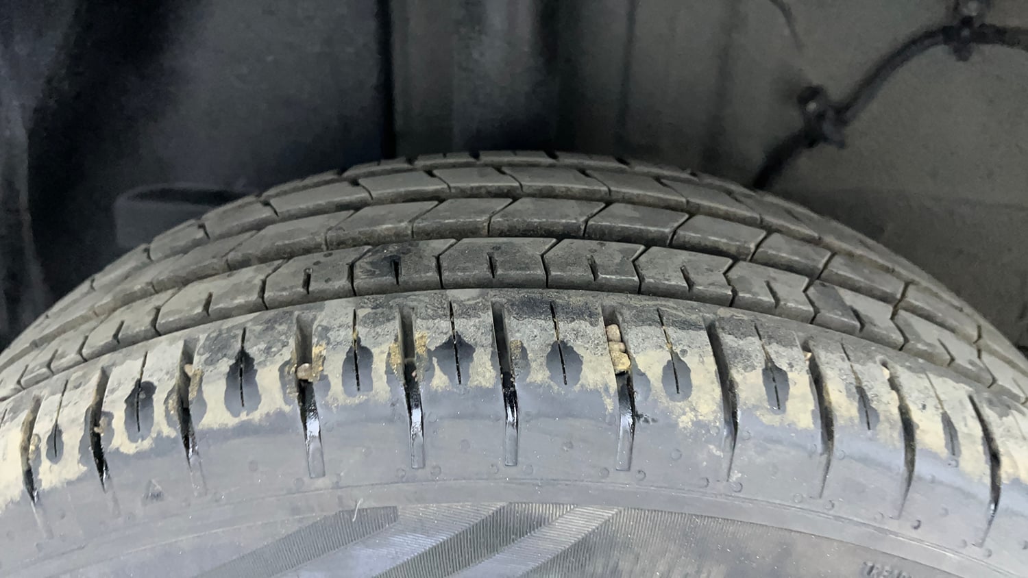 Used 2024 Tata Punch Creative Dual Tone AMT Petrol Automatic tyres RIGHT REAR TYRE TREAD VIEW
