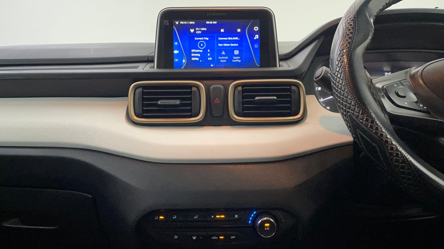 Used 2023 Tata Punch Accomplished MT Petrol Manual interior MUSIC SYSTEM & AC CONTROL VIEW