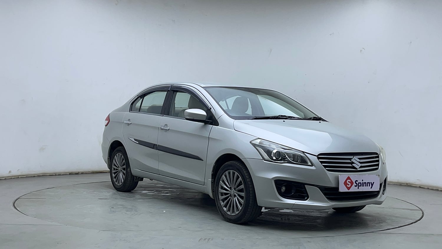 Used 2017 Maruti Suzuki Ciaz Alpha 1.4 AT Petrol Automatic exterior RIGHT FRONT CORNER VIEW
