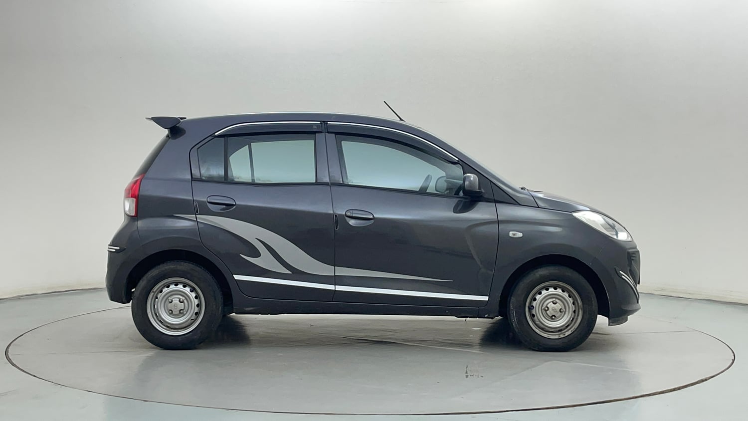Used 2021 Hyundai Santro Magna Petrol Manual exterior RIGHT SIDE VIEW