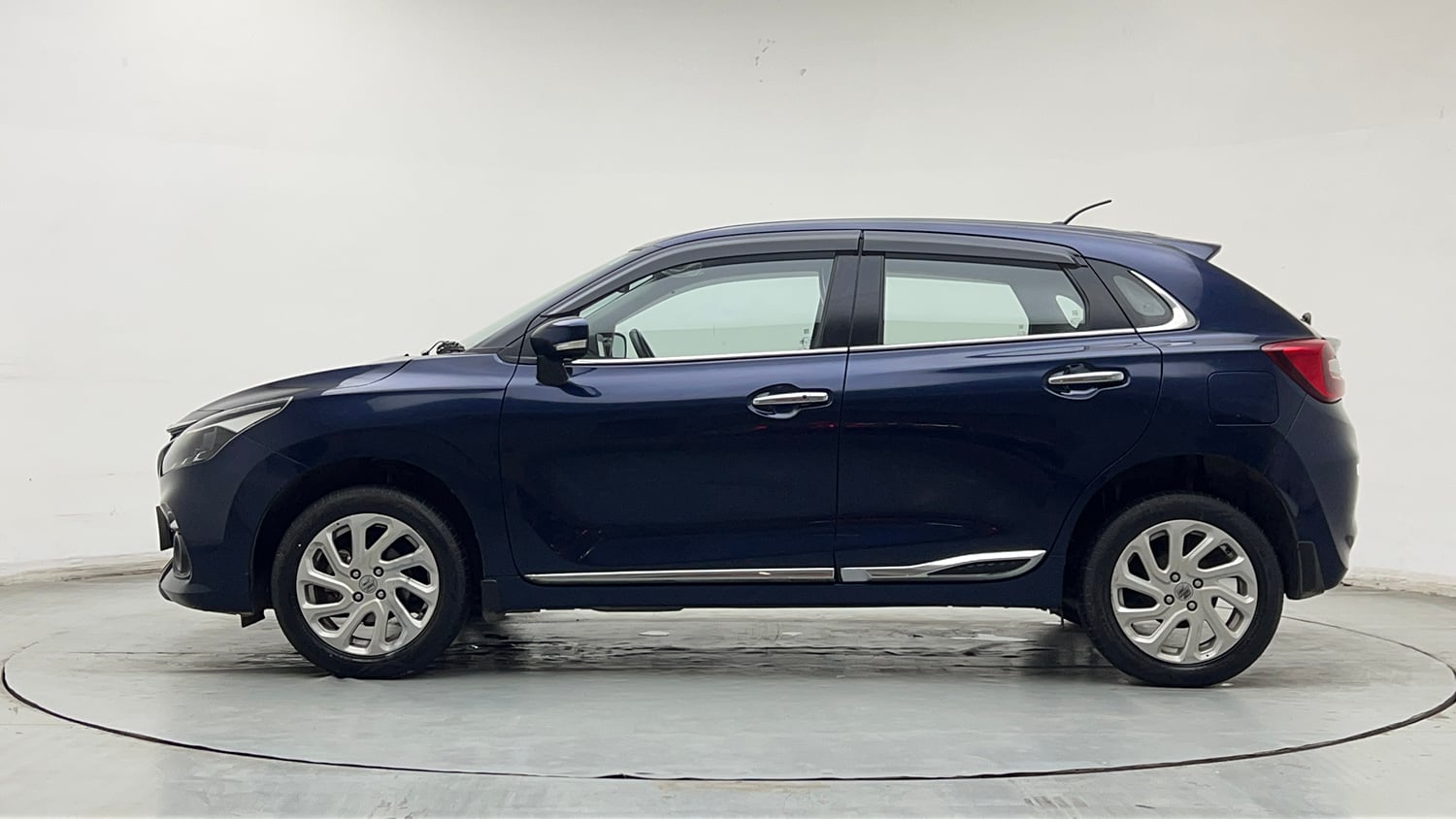 Used 2024 Maruti Suzuki Baleno Zeta MT Petrol Manual exterior LEFT SIDE VIEW