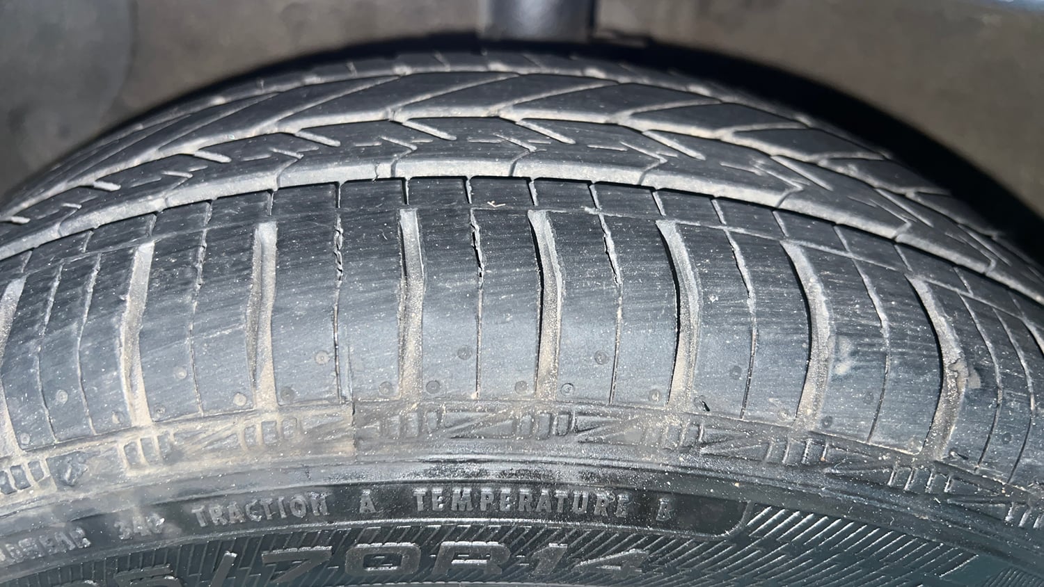 Used 2018 Hyundai Xcent E+ CNG (Outside Fitted) Cng Manual tyres LEFT FRONT TYRE TREAD VIEW