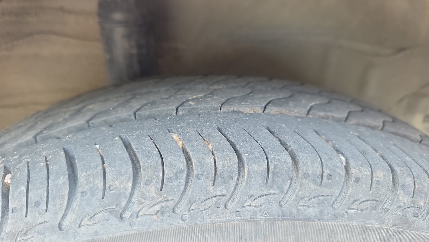 Used 2023 Honda Amaze VX 1.2 Petrol MT Petrol Manual tyres RIGHT FRONT TYRE TREAD VIEW