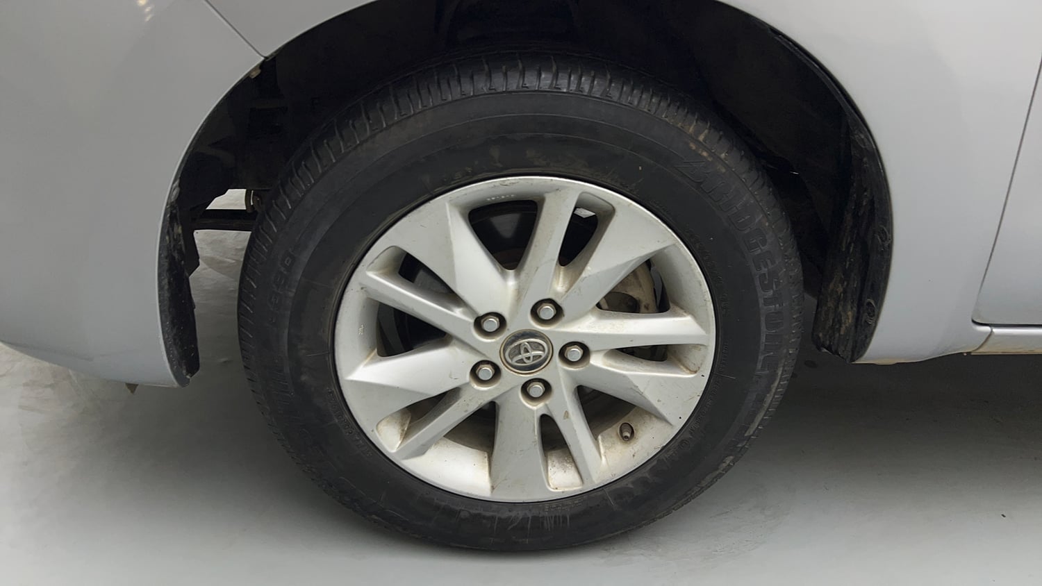 Used 2018 Toyota Innova Crysta 2.4 G 7 STR Diesel Manual tyres LEFT FRONT TYRE RIM VIEW