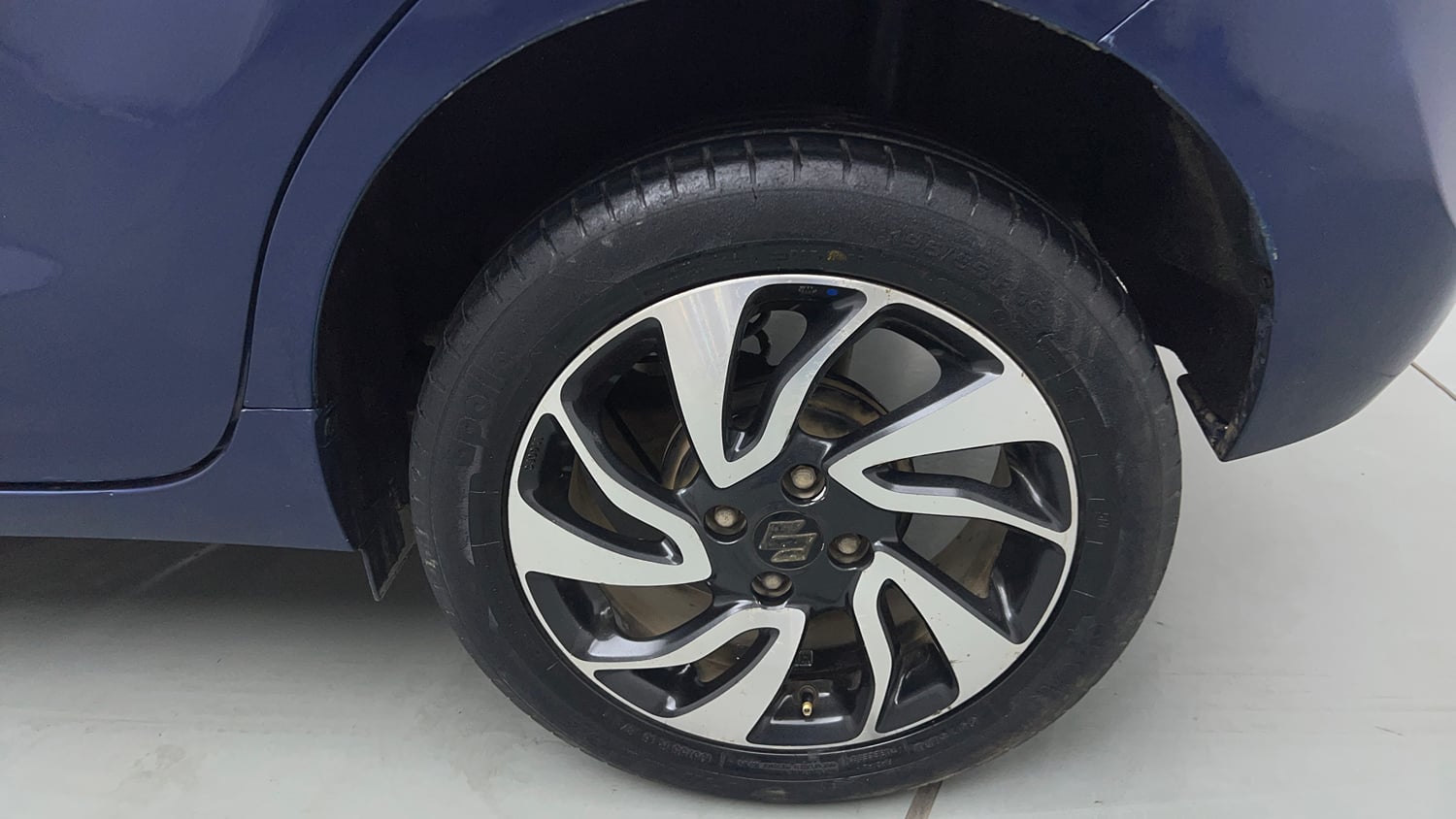 Used 2019 Maruti Suzuki Baleno Zeta 1.2 Petrol Manual tyres LEFT REAR TYRE RIM VIEW