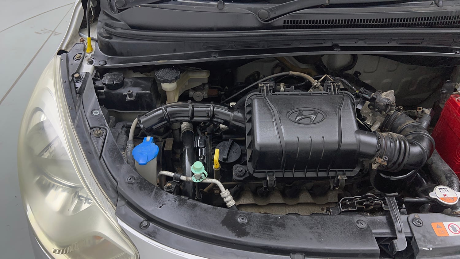 Used 2015 Hyundai i10 Magna 1.1 iRDE2 Petrol Manual engine ENGINE RIGHT SIDE VIEW