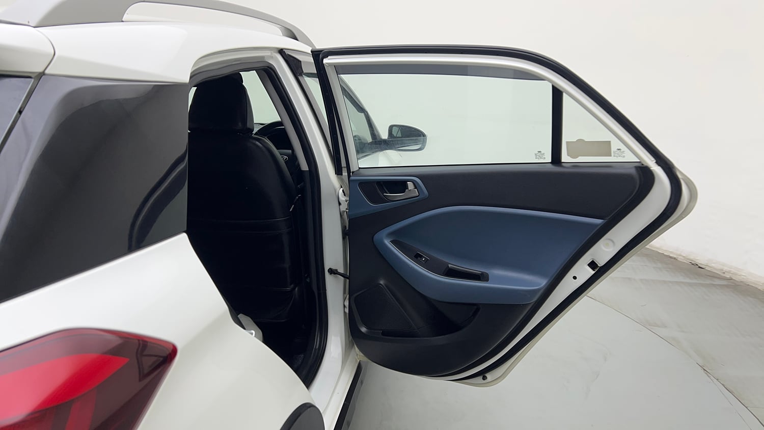 Used 2016 Hyundai i20 Active 1.2 SX Petrol Manual interior RIGHT REAR DOOR OPEN VIEW