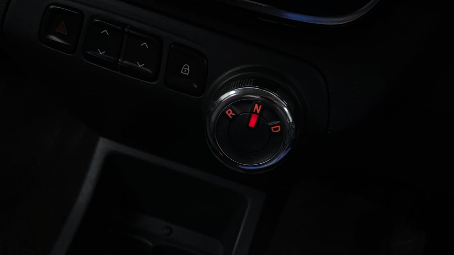 Used 2017 Renault Kwid 1.0 RXT AMT Petrol Automatic interior GEAR  KNOB VIEW