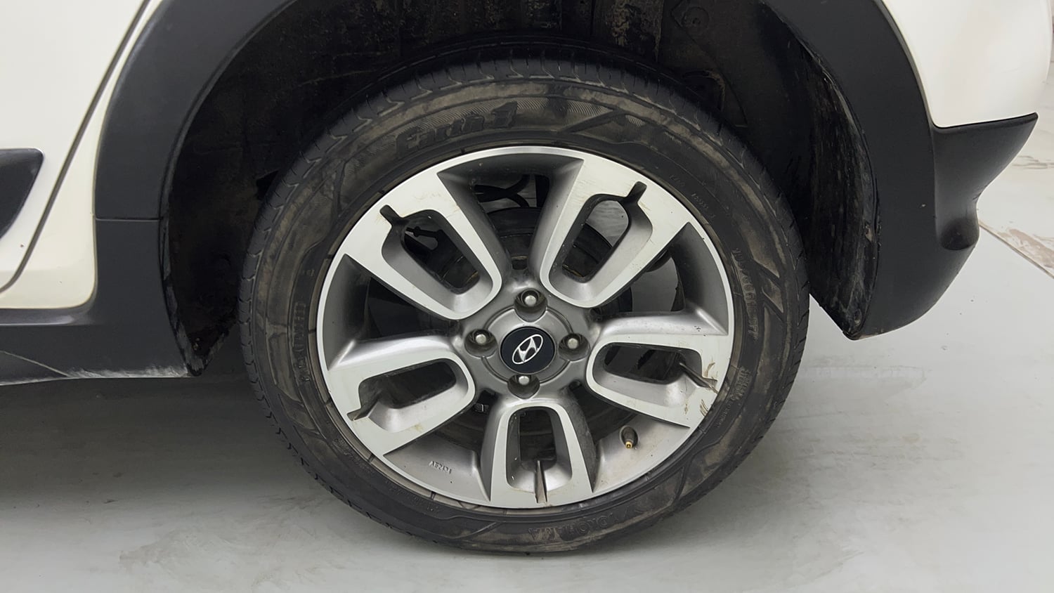 Used 2016 Hyundai i20 Active 1.2 SX Petrol Manual tyres LEFT REAR TYRE RIM VIEW