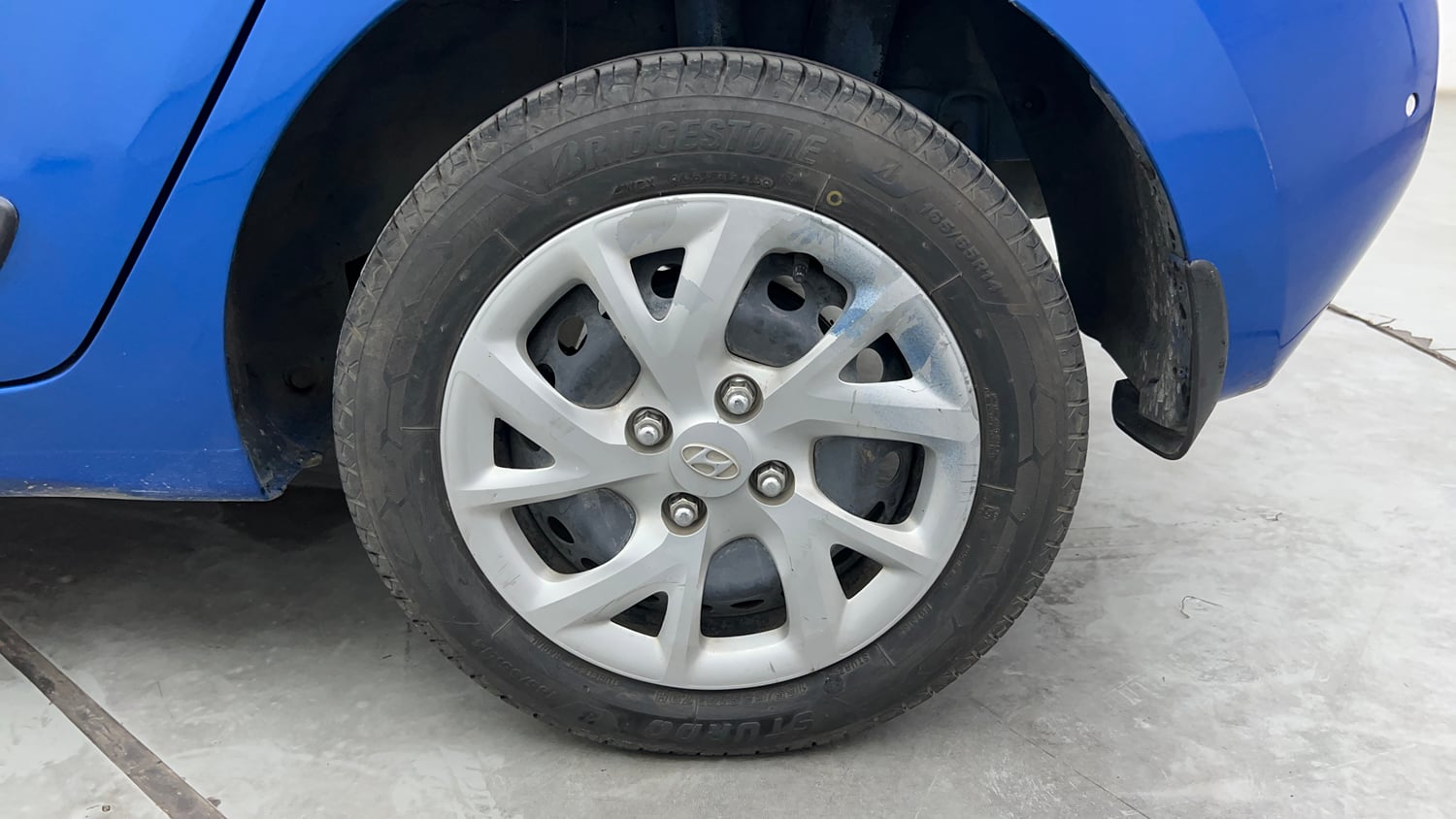 Used 2019 Hyundai Grand i10 Sportz 1.2 Kappa VTVT Petrol Manual tyres LEFT REAR TYRE RIM VIEW
