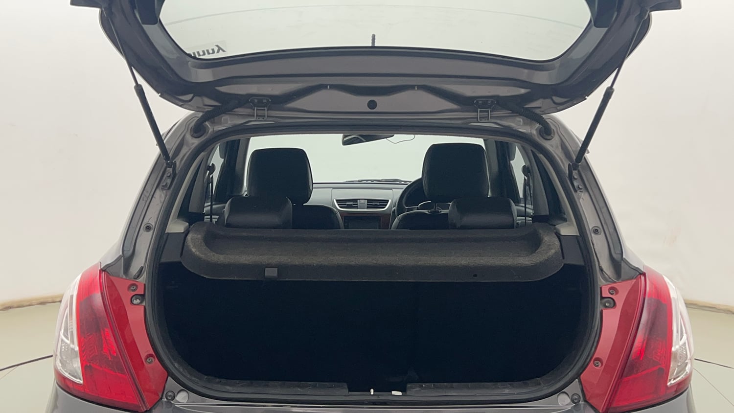 Used 2015 Maruti Suzuki Swift VXi Petrol Manual interior DICKY INSIDE VIEW
