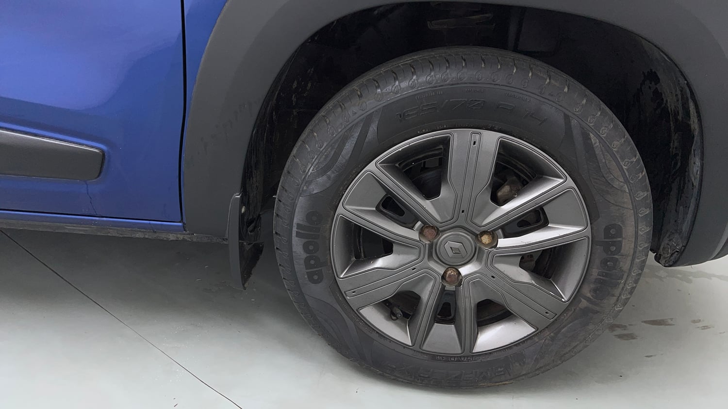 Used 2021 Renault Kwid CLIMBER 1.0 AMT Opt Petrol Automatic tyres RIGHT FRONT TYRE RIM VIEW