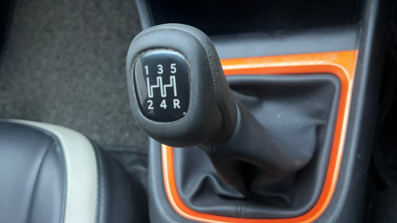 Used 2021 Tata Punch Adventure Rhythm Pack MT Petrol Manual interior GEAR  KNOB VIEW