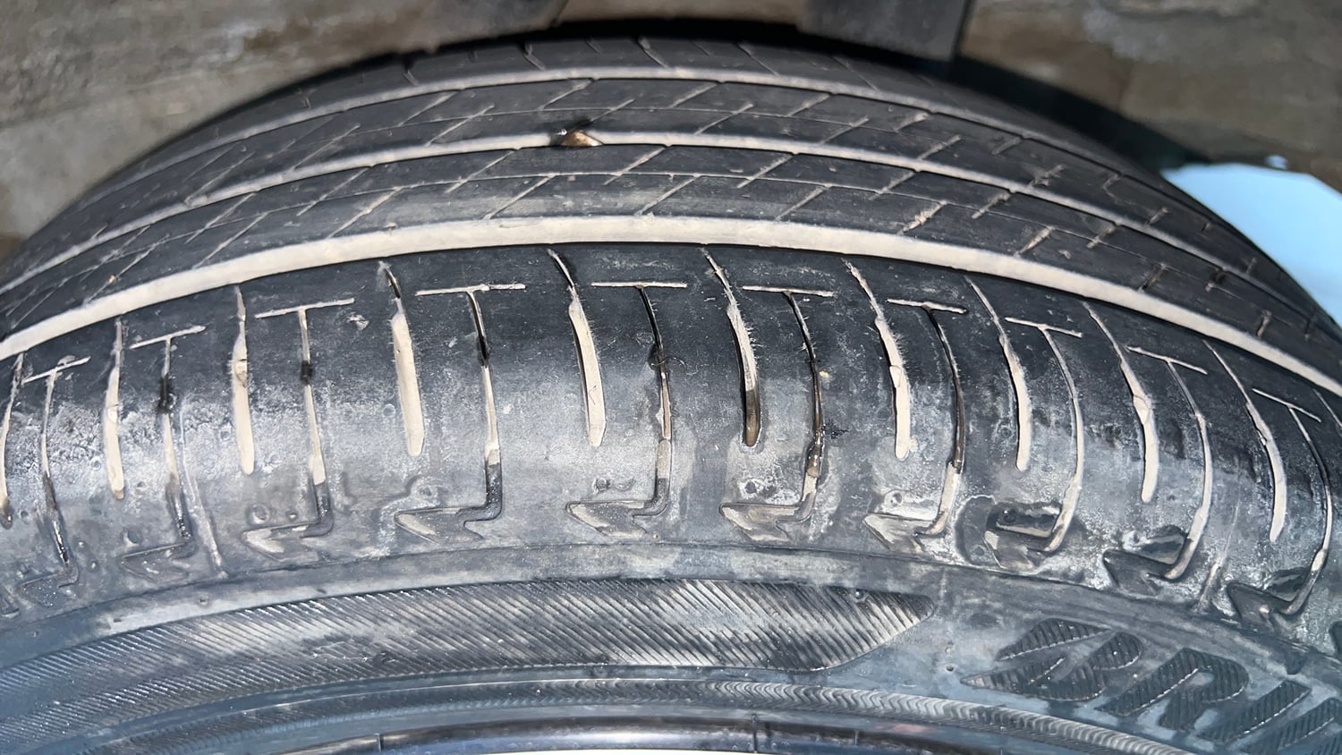 Used 2024 Honda Amaze S 1.2 Petrol CVT Petrol Automatic tyres LEFT REAR TYRE TREAD VIEW