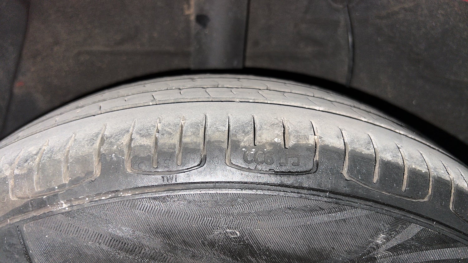 Used 2019 Hyundai Grand i10 Sportz 1.2 Kappa VTVT Petrol Manual tyres RIGHT REAR TYRE TREAD VIEW