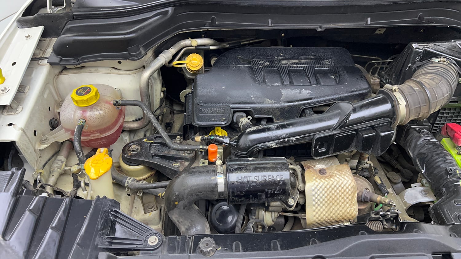 Used 2019 Mahindra XUV 300 1.2 W6 Petrol Manual engine ENGINE RIGHT SIDE VIEW