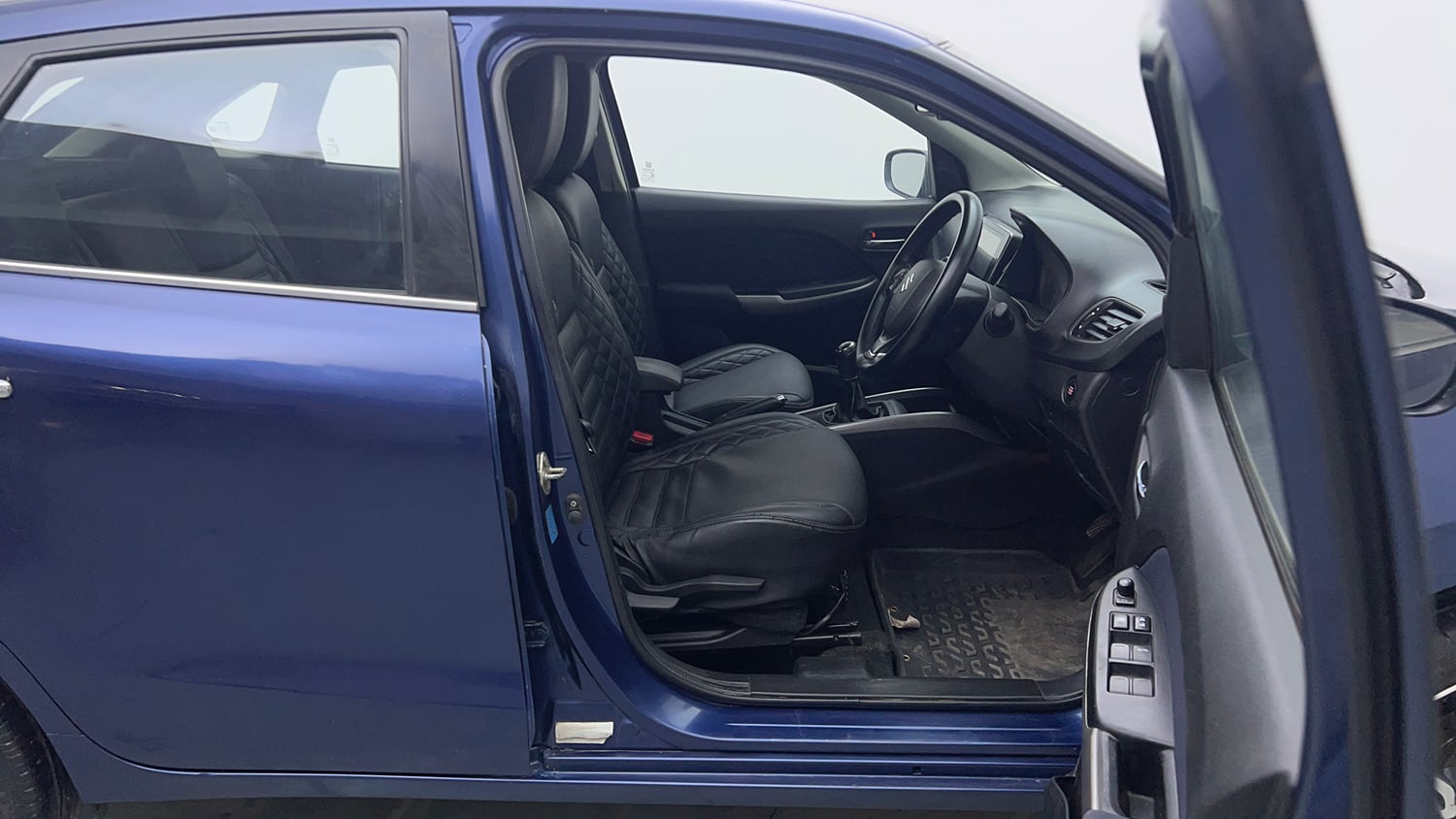 Used 2019 Maruti Suzuki Baleno Zeta 1.2 Petrol Manual interior RIGHT SIDE FRONT DOOR CABIN VIEW