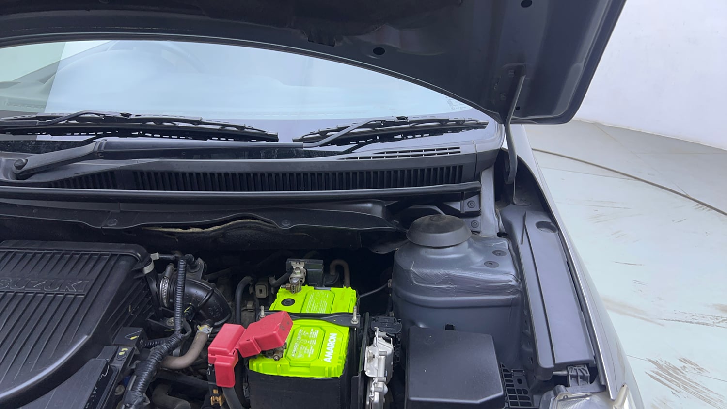 Used 2018 Maruti Suzuki Ciaz Alpha 1.4 AT Petrol Automatic engine ENGINE LEFT SIDE HINGE & APRON VIEW